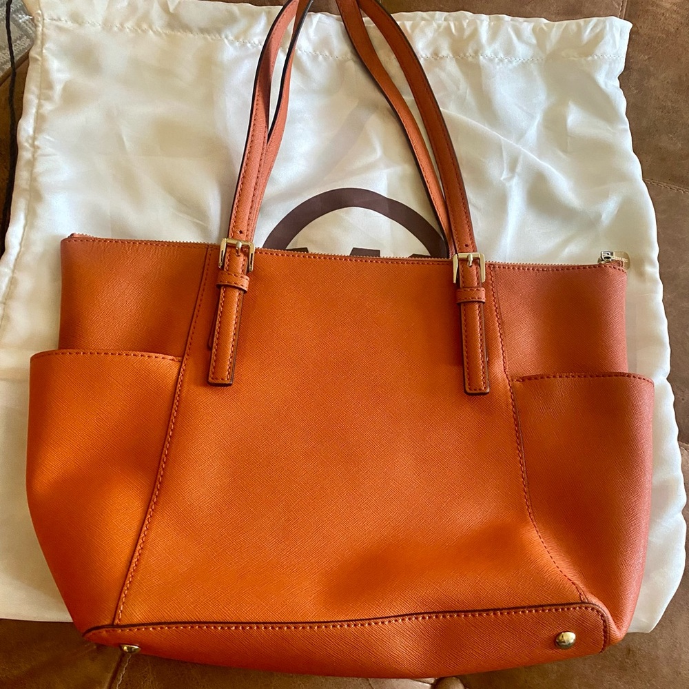 Michael Kors Jet-Set Top Zip Saffianio Leather Tote - Picture 3 of 11